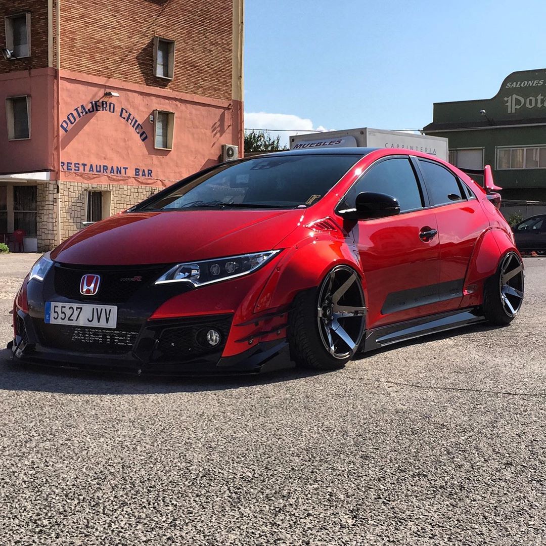 Honda Civic Type R (FK2) with Rocket Bunny bodykit