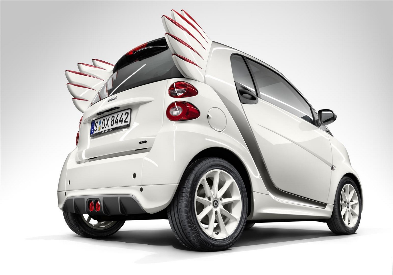 Изображения на смарт. Smart Fortwo forjeremy. Smart Jeremy Scott. Smart Jeremy Scott Edition. Smart Fortwo с крыльями.